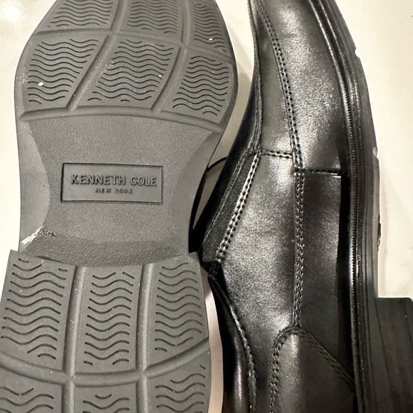 Kenneth Cole New York. Mens dress shoes.  8.5 - Picture 5 of 8